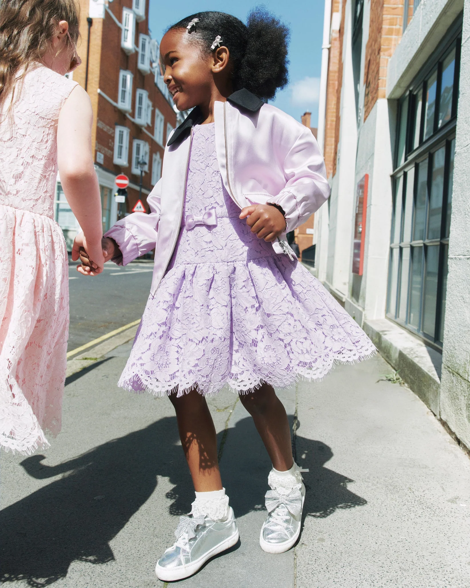 Lilac Sleeveless Lace Dress - Image 3